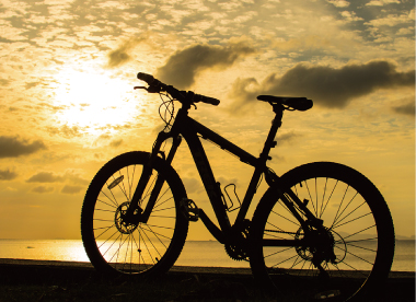 夕暮れと自転車